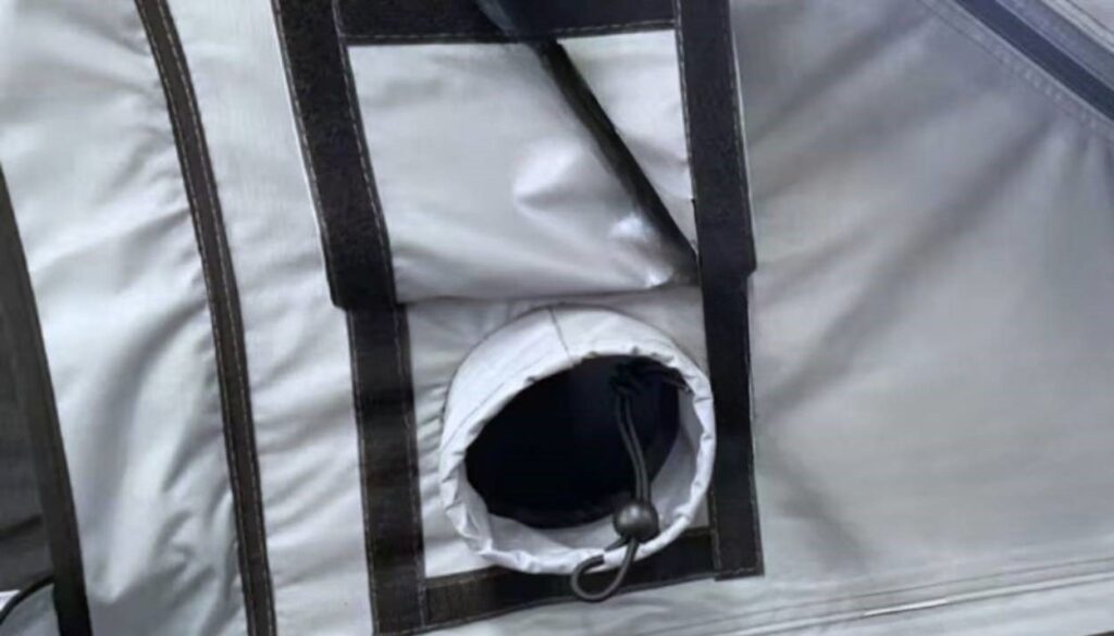 wejście na webasto w namiocie dachowym